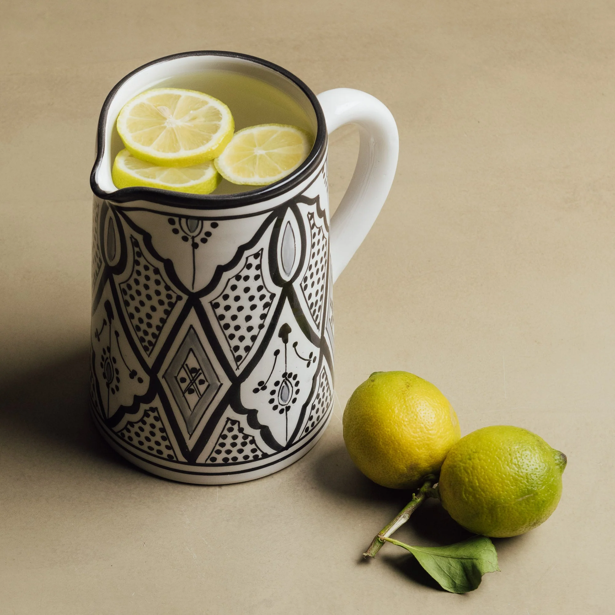 Fez Noir Carafe view 3